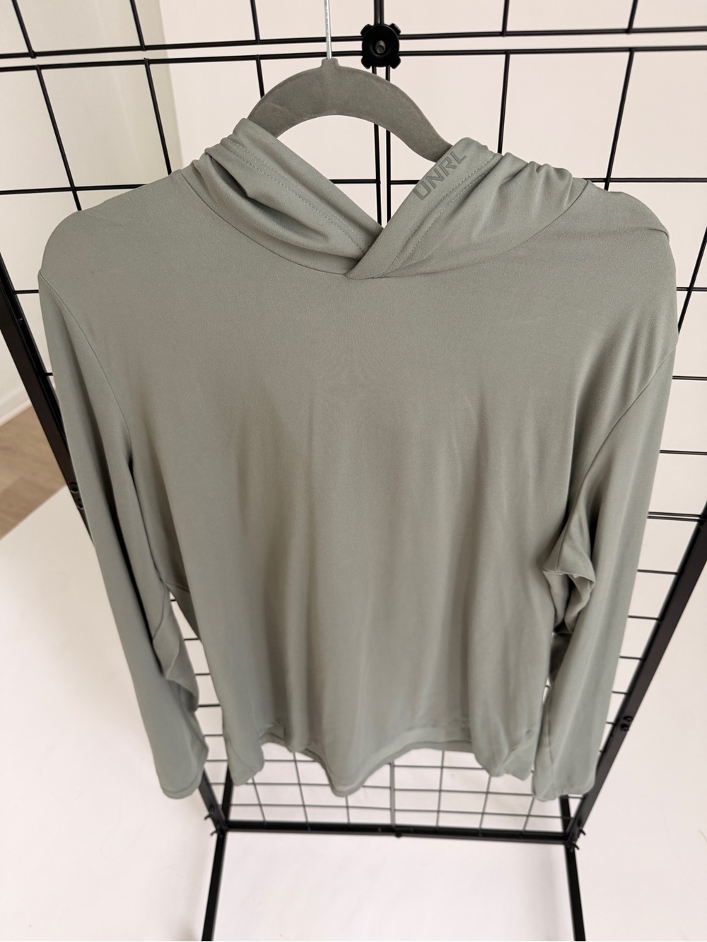 UNRL Men’s Ultra Long Sleeve Hooded T-Shirt L